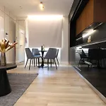 Suite Garibaldi 54 Renovated 1Br In Old Town Olbia * Olbia