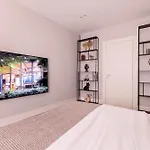 Appartamento Suite Garibaldi 54 Renovated 1Br In Old Town Olbia *