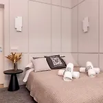 Suite Garibaldi 54 Renovated 1Br In Old Town Olbia