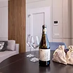 Appartamento Suite Garibaldi 54 Renovated 1Br In Old Town Olbia Olbia