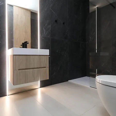 Charming & Luxurious Garibaldi Big - Fully Equipped & Renovated - Old Town *