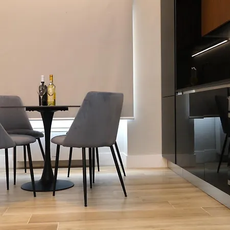 Charming & Luxurious Garibaldi Big - Fully Equipped & Renovated - Old Town Lägenhet *