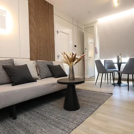 Lägenhet Charming & Luxurious Garibaldi Big - Fully Equipped & Renovated - Old Town Olbia