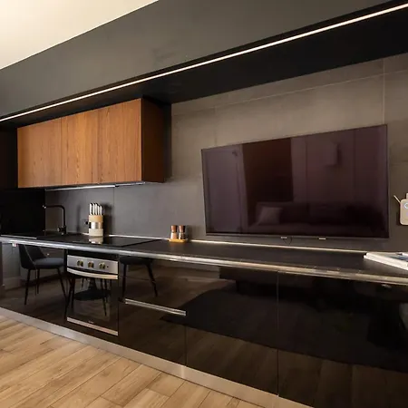 Charming & Luxurious Garibaldi Big - Fully Equipped & Renovated - Old Town Lägenhet