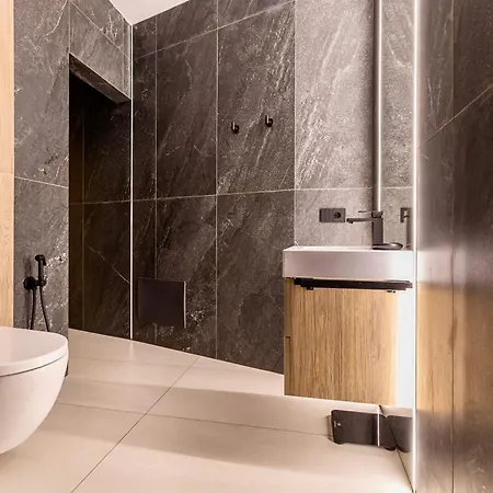 Charming & Luxurious Garibaldi Big - Fully Equipped & Renovated - Old Town *