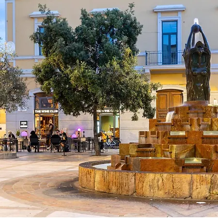 Charming & Luxurious Garibaldi Big - Fully Equipped & Renovated - Old Town Lägenhet Olbia