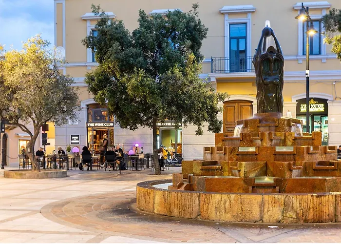 Charming & Luxurious Garibaldi Big - Fully Equipped & Renovated - Old Town Apartament Olbia